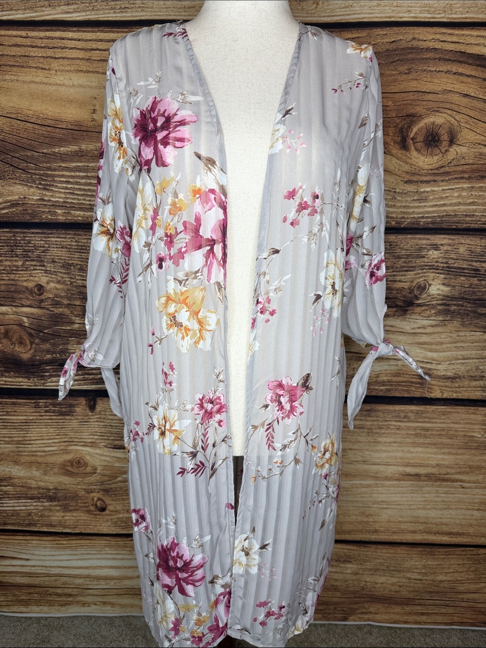 iris Light Gray Floral Kimono with Pink & Yellow Blooms